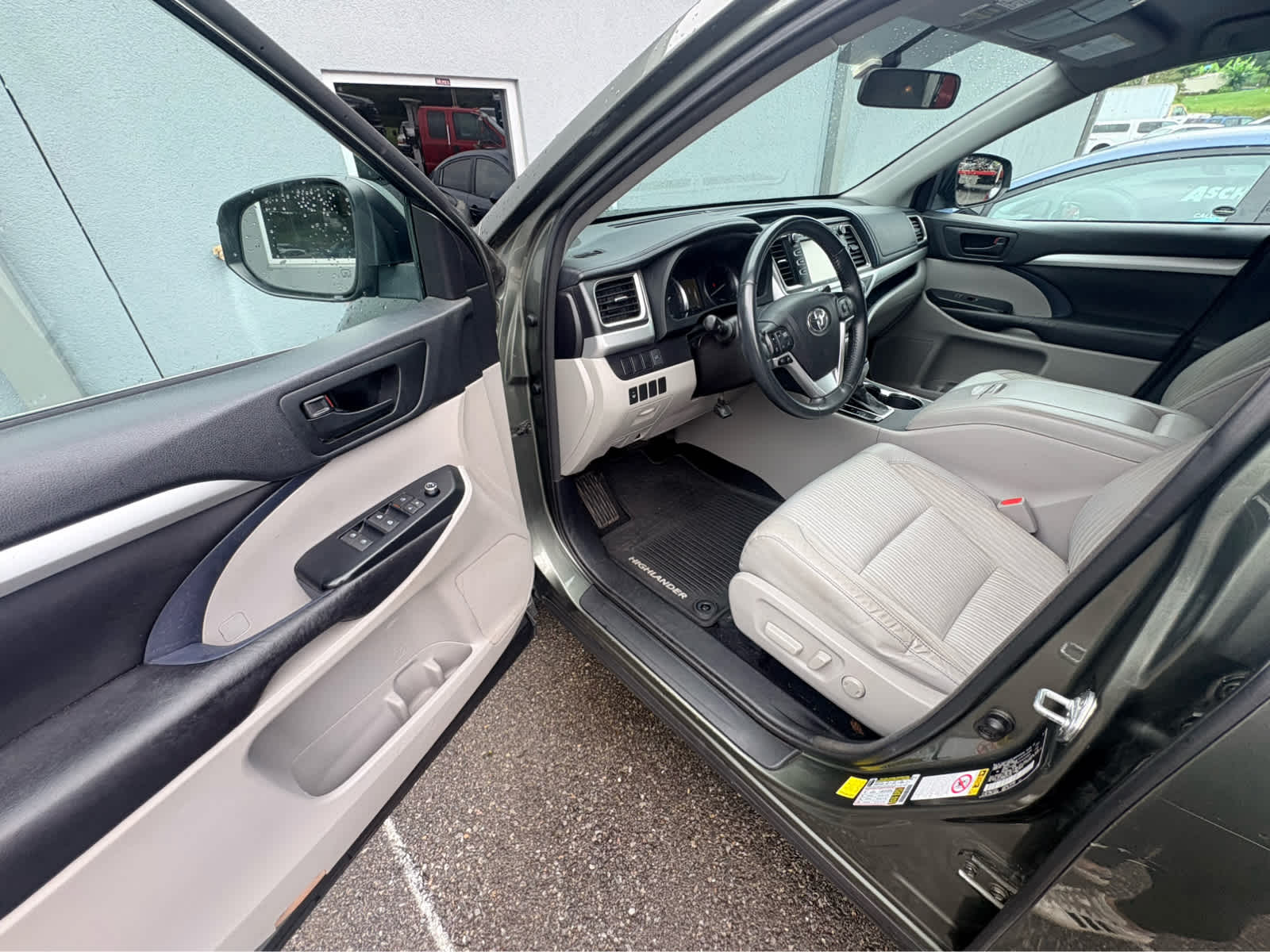 2016 Toyota Highlander LE