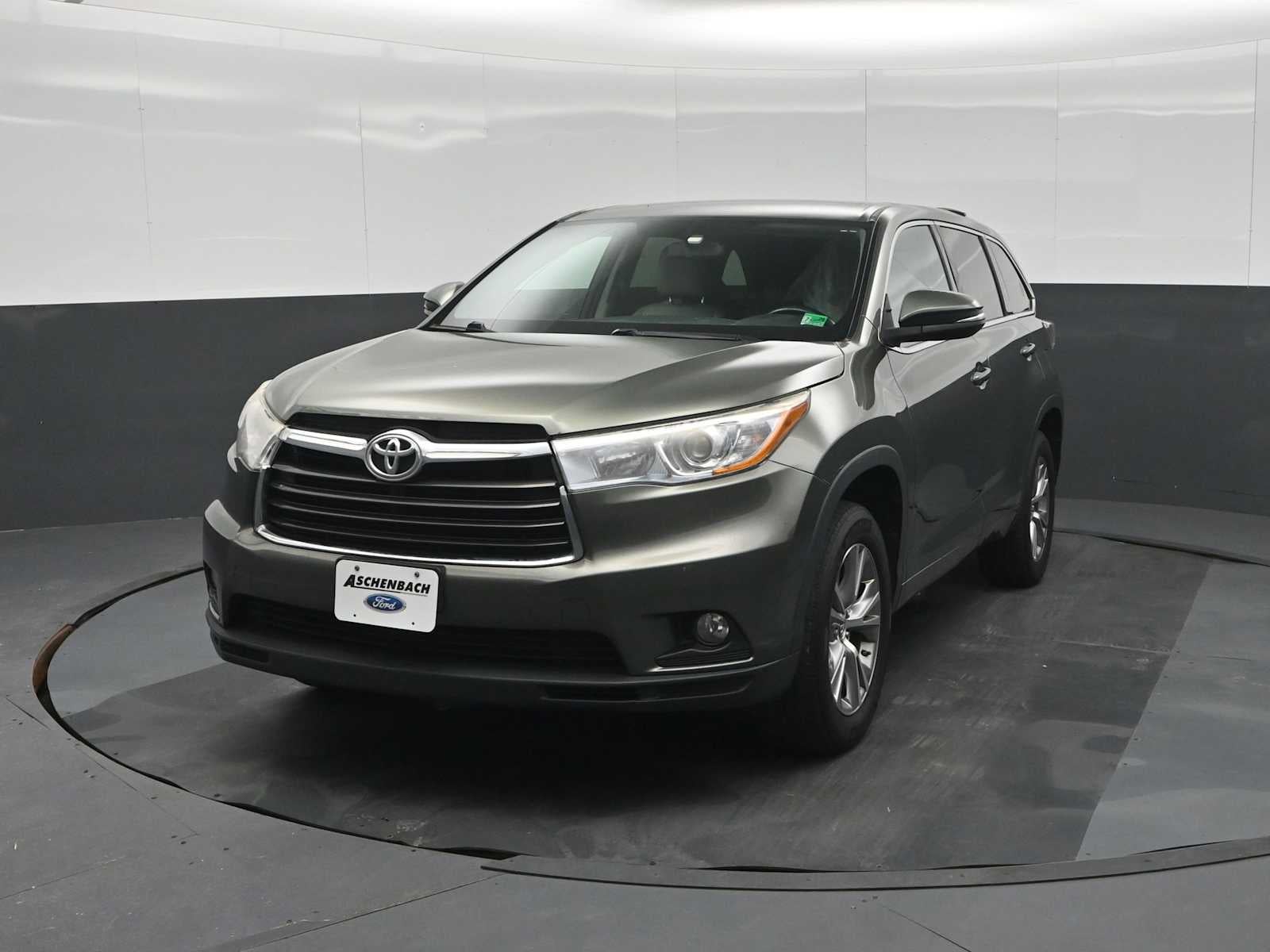 2016 Toyota Highlander LE