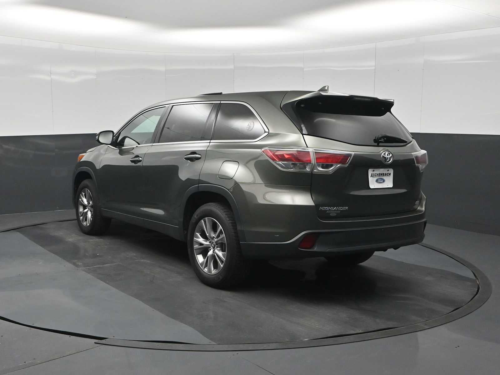 2016 Toyota Highlander LE