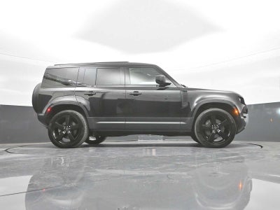 2023 Land Rover Defender SE