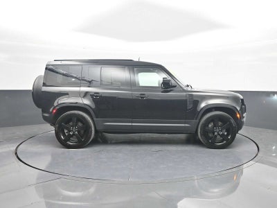 2023 Land Rover Defender SE