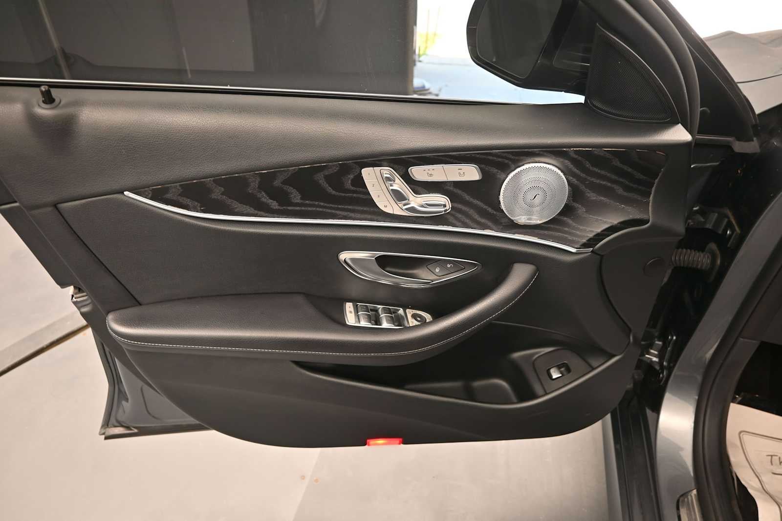 2019 Mercedes-Benz E 300 E 300