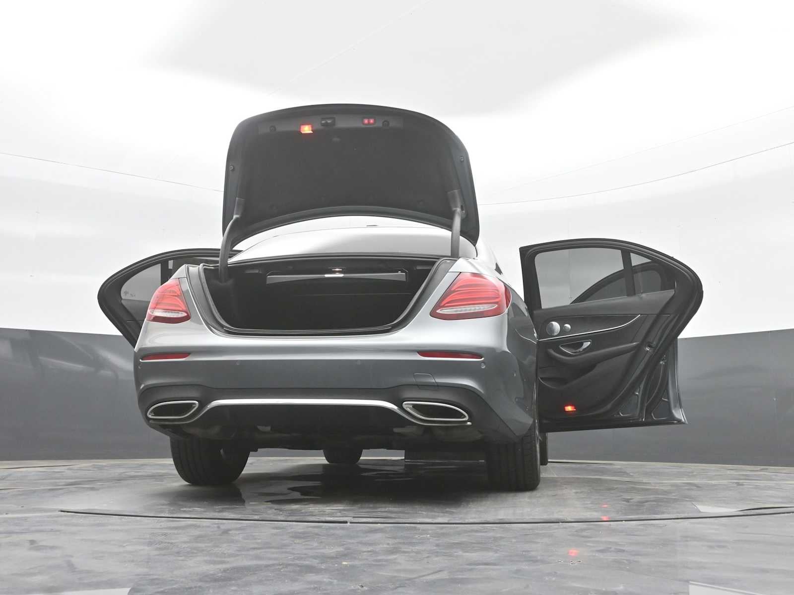 2019 Mercedes-Benz E 300 E 300