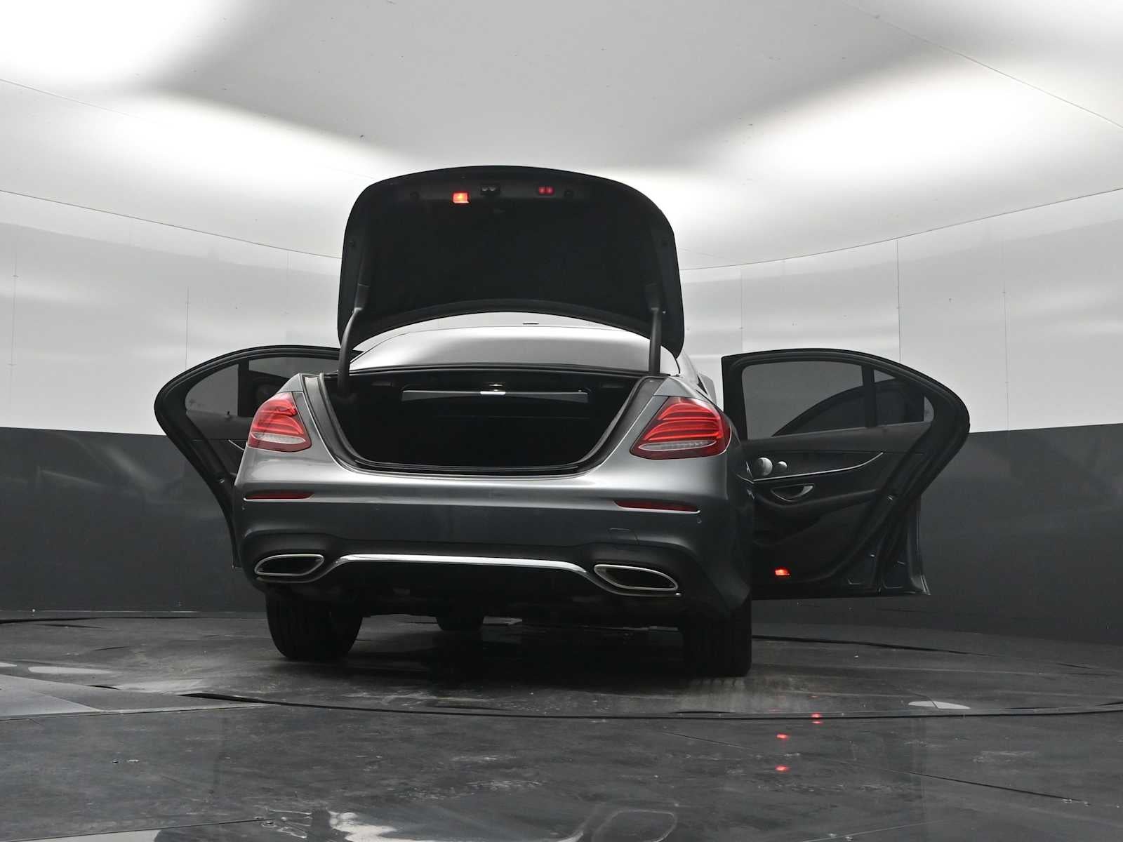 2019 Mercedes-Benz E 300 E 300