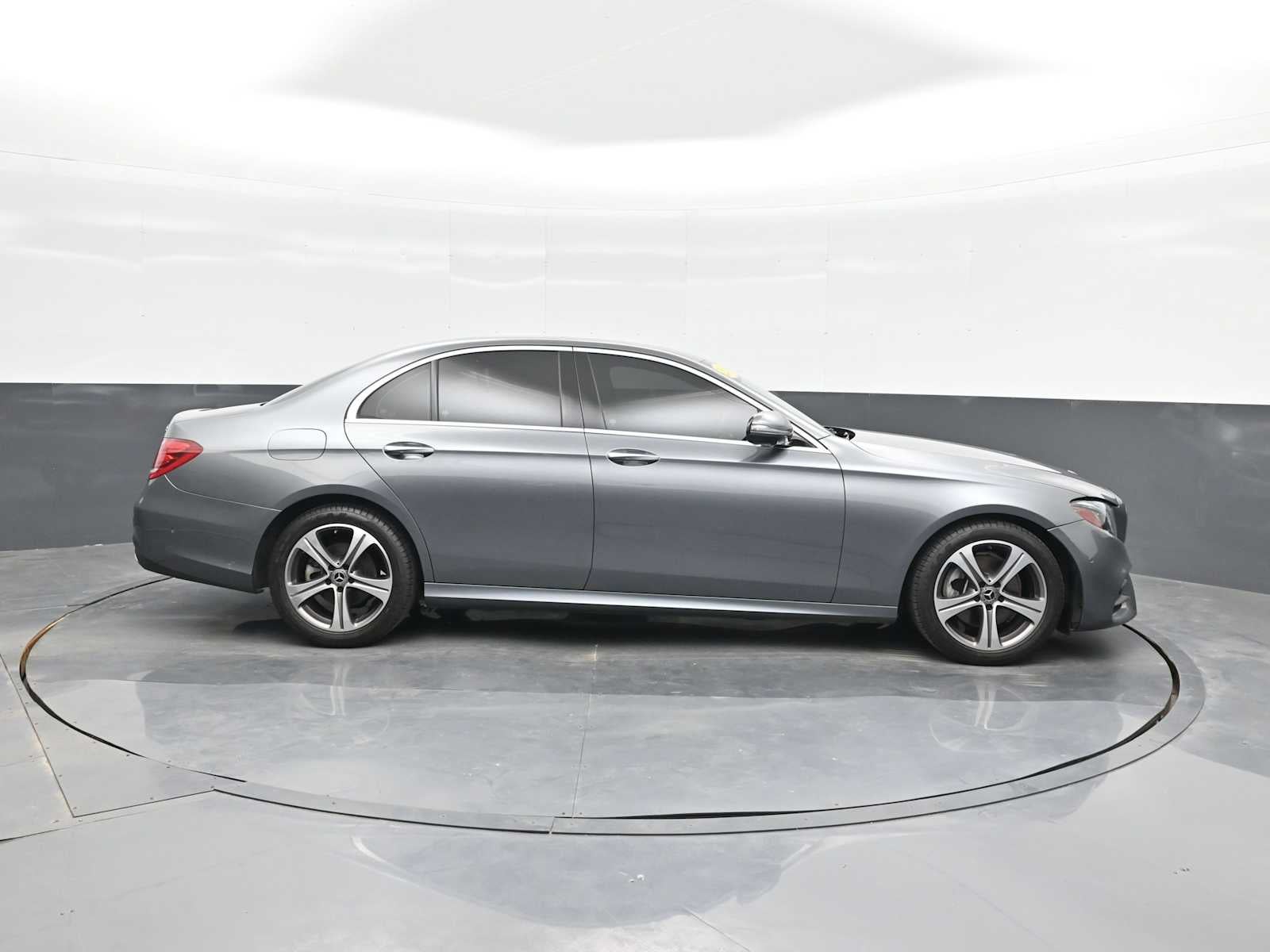 2019 Mercedes-Benz E 300 E 300