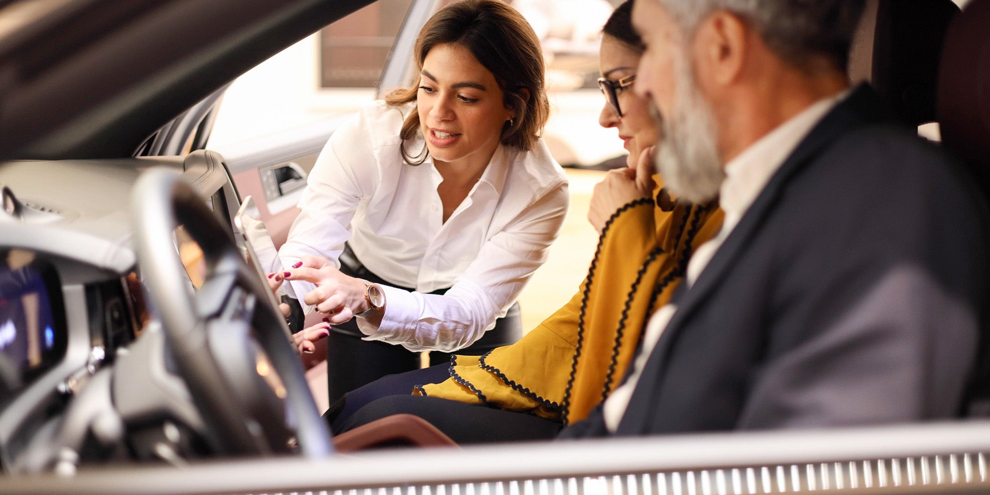 Pros & Cons of Financing a Car Through a Dealership